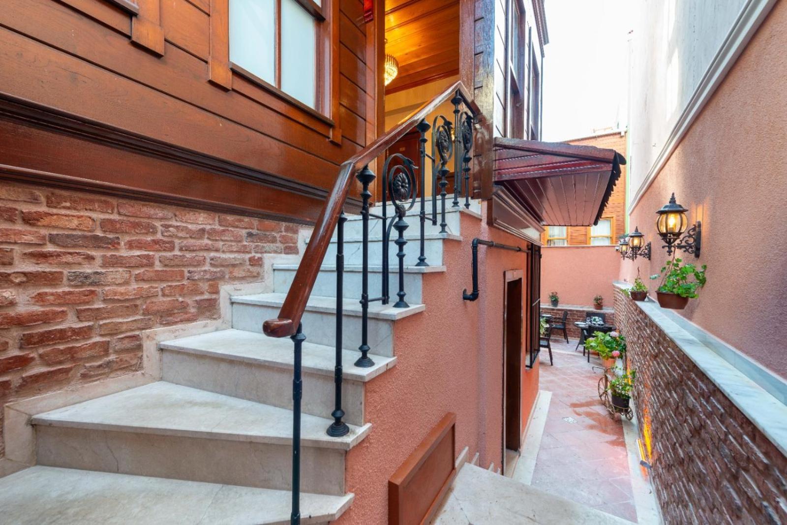 Brown Mansion Oldcity Istanbul Exterior photo